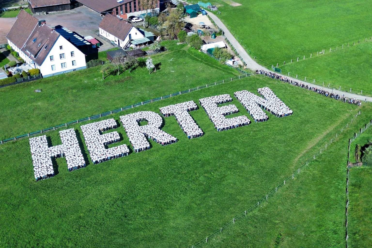 Hertener Gemeinschaft auf der Wiese